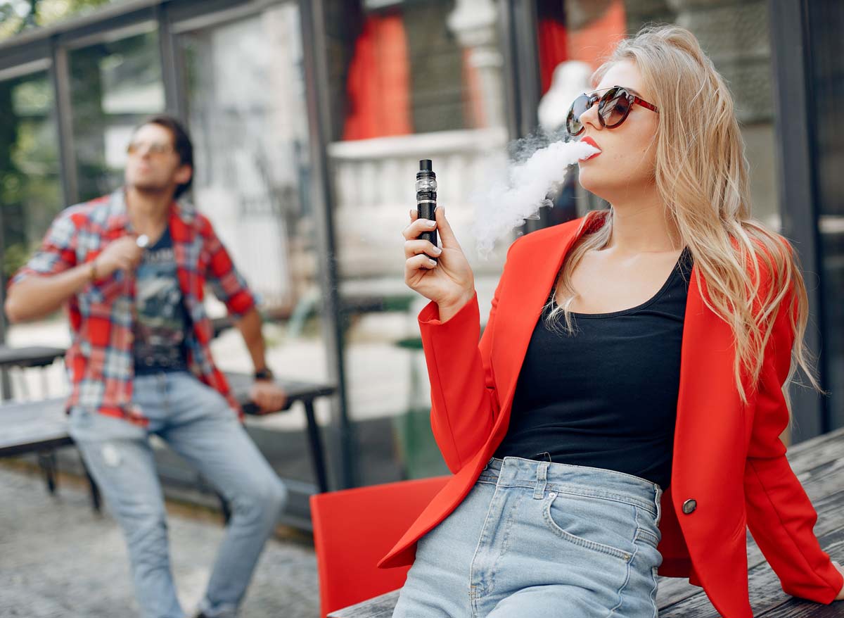 Электронная сигарета и вейп