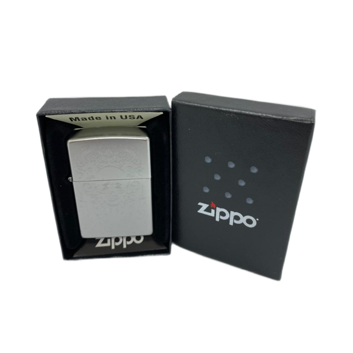 ZIPPO/49571 Skull Design c покр. Satin Chrome, латунь/сталь, серебр., матов.